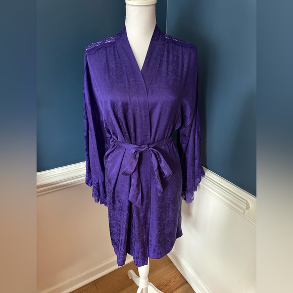 Victoria’s Secret Purple Lace Trim Kimono Robe (M/L) - Picture 1 of 9
